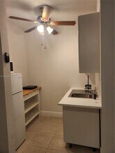 10830 SW 167th St in Miami, FL - Foto de edificio - Building Photo