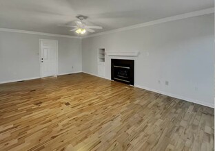7505 Whirlaway Dr in Midlothian, VA - Building Photo - Building Photo
