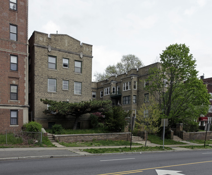 500 Park Ave in East Orange, NJ - Building Photo