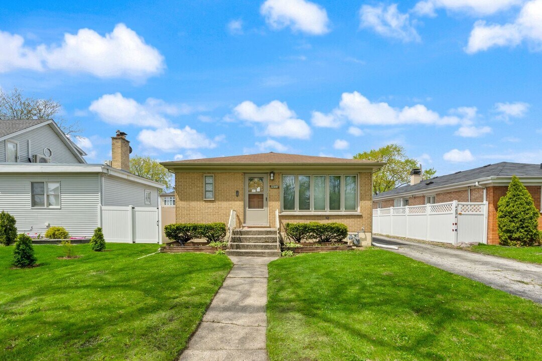 4850 N Clifton Ave in Norridge, IL - Building Photo