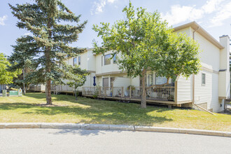 106 Patina Pike SW in Calgary, AB - Building Photo - Building Photo