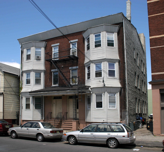 48 6th St in Elizabeth, NJ - Building Photo - Building Photo