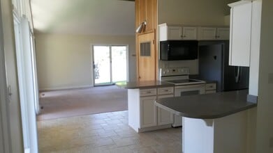 28 Drumlins Ter in Syracuse, NY - Building Photo - Building Photo