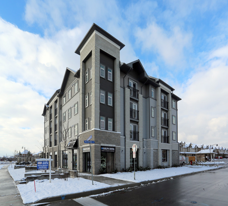 Waterford Square in Guelph, ON - Building Photo