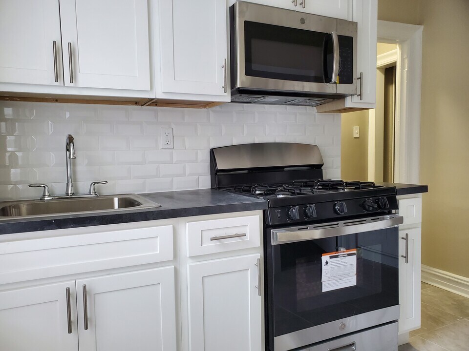 93 Fairview Ave in Jersey City, NJ - Building Photo