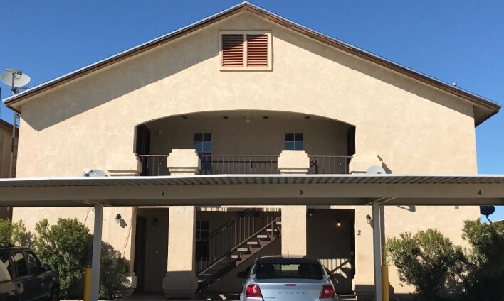 859 Baseline Rd, Unit Unit 4 in Bullhead City, AZ - Foto de edificio