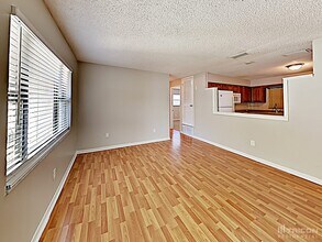 402 E Clay Ave in Brandon, FL - Building Photo - Building Photo