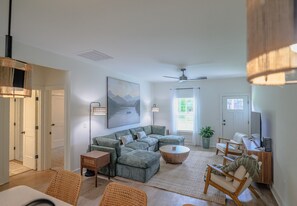 124 Elgin Ln in Central, SC - Building Photo