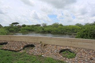 Arroyo Apartments in Kingsville, TX - Foto de edificio - Building Photo