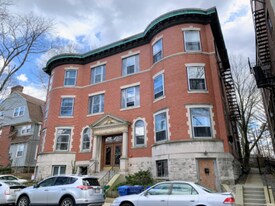 9 Braemore Rd in Boston, MA - Building Photo