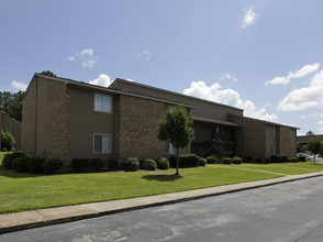 Central Highland Apartments in Phenix City, AL - Building Photo - Building Photo