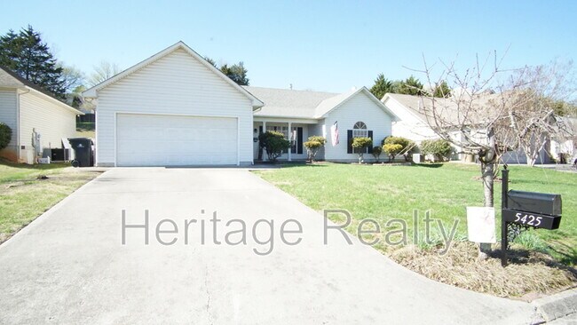 5425 Crooked Pine Ln in Knoxville, TN - Building Photo - Building Photo