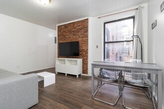 1827 2nd Ave in New York, NY - Building Photo - Building Photo