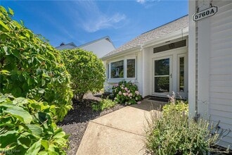 5760 Emerald Ridge Pkwy in Solon, OH - Building Photo - Building Photo