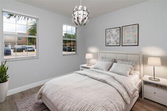 14770 10th St in Pembroke Pines, FL - Building Photo - Building Photo