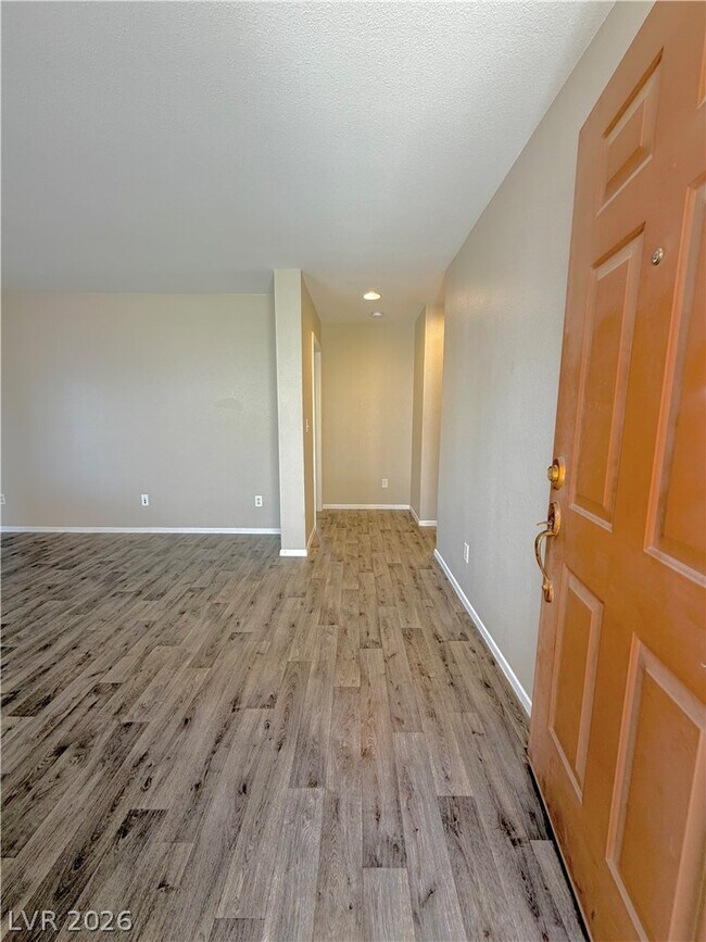 5712 Viberti Ct in Las Vegas, NV - Building Photo - Building Photo