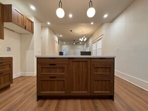 814 W Poplar St in Stockton, CA - Building Photo - Building Photo