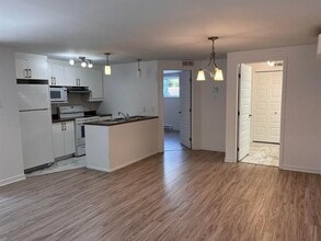 9 Rue de Saint-Pétersbourg in Gatineau, QC - Building Photo - Building Photo