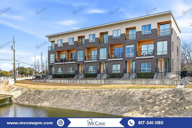 property at 2620 Valley View Ln