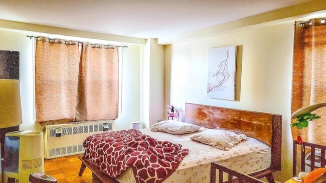 10 Huron Ave, Unit 4N in Jersey City, NJ - Building Photo - Building Photo