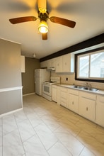 61 Kimberly Ave, Unit #2 in Springfield, MA - Building Photo - Building Photo