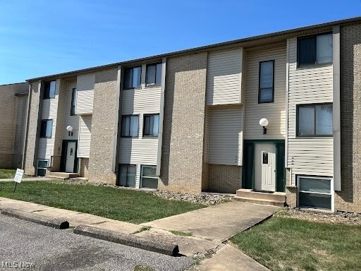 623 Lovers Ln in Steubenville, OH - Foto de edificio