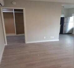 8616 Holloway Dr in West Hollywood, CA - Building Photo - Building Photo