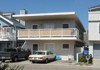 4PLEX AT HOLLYWOOD BEACH IN OXNARD in Oxnard, CA - Building Photo - Building Photo