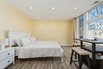 2626 N Milwaukee Ave in Chicago, IL - Building Photo - Building Photo
