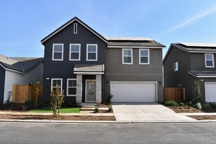 2345 N Argyle Ave in Clovis, CA - Building Photo