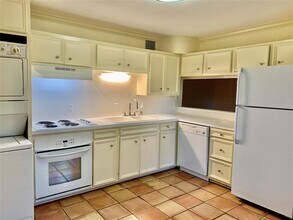 4722 Aftonshire Dr-Unit -2 in Houston, TX - Building Photo - Building Photo