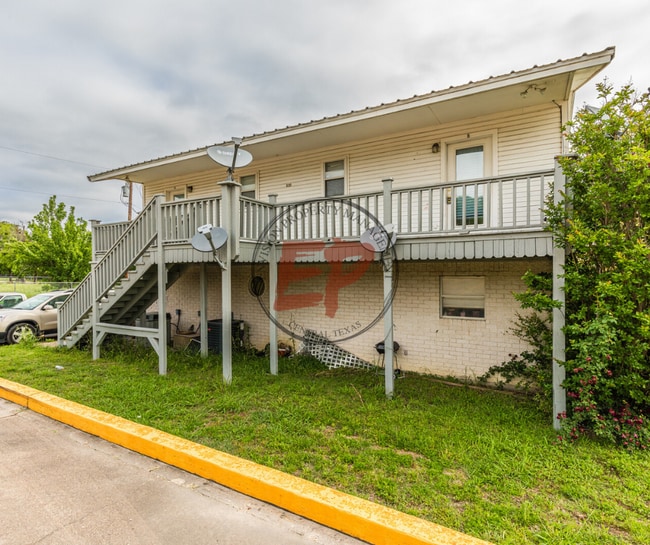 property at 520 Live Oak St