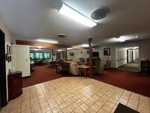 Oak Ridge Manor Senior 62+ Apartments in Melrose, MN - Foto de edificio - Building Photo