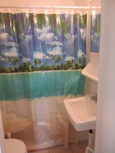 2604 14th Ave-Unit -Up in Vienna, WV - Building Photo - Building Photo