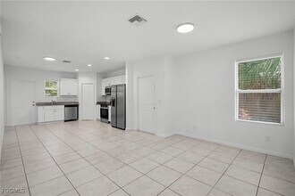 3309 Armstrong Ct in Ft. Myers, FL - Building Photo - Building Photo