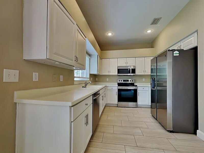 11927 Lark Song Loop in Riverview, FL - Building Photo