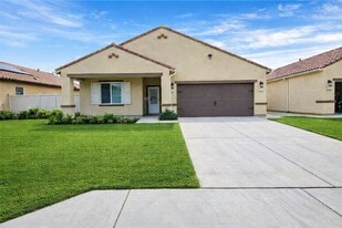 7615 Cranberry Wy in Bakersfield, CA - Building Photo