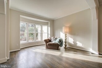 710 Parrish Farm Ln in Great Falls, VA - Building Photo - Building Photo