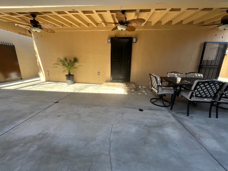 8409 Aura Ave in Los Angeles, CA - Building Photo