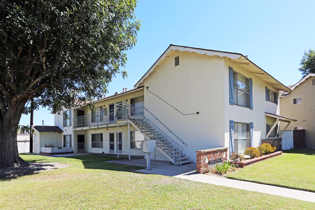 Cole Manor Apartments in Garden Grove, CA - Building Photo