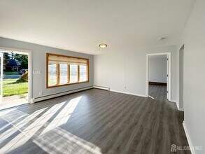 3 Stiles Rd in Edison, NJ - Building Photo - Building Photo