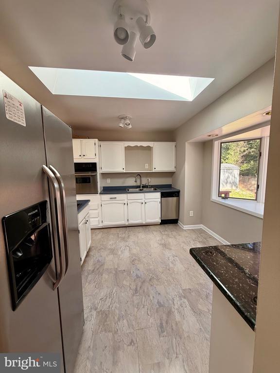 7562 Kingman Dr in Annandale, VA - Building Photo - Building Photo