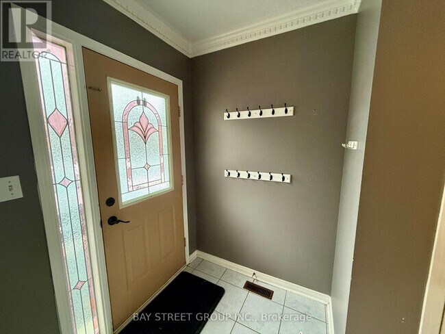 2136 Golden Orchard Trail in Oakville, ON - Building Photo - Building Photo