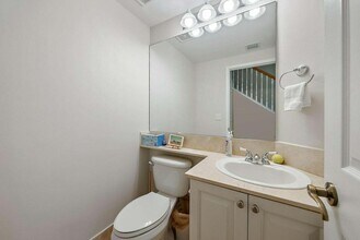 696 Fern St in West Palm Beach, FL - Building Photo - Building Photo