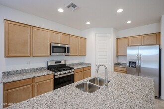 25208 N 172nd Dr in Surprise, AZ - Foto de edificio - Building Photo