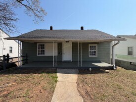 1335 Thurmond St in Winston-Salem, NC - Building Photo