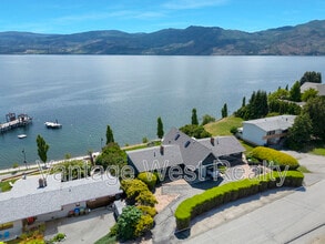 3923 Angus Dr in West Kelowna, BC - Building Photo - Building Photo