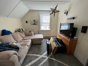 79 Capen St, Unit 2 in Medford, MA - Building Photo - Building Photo