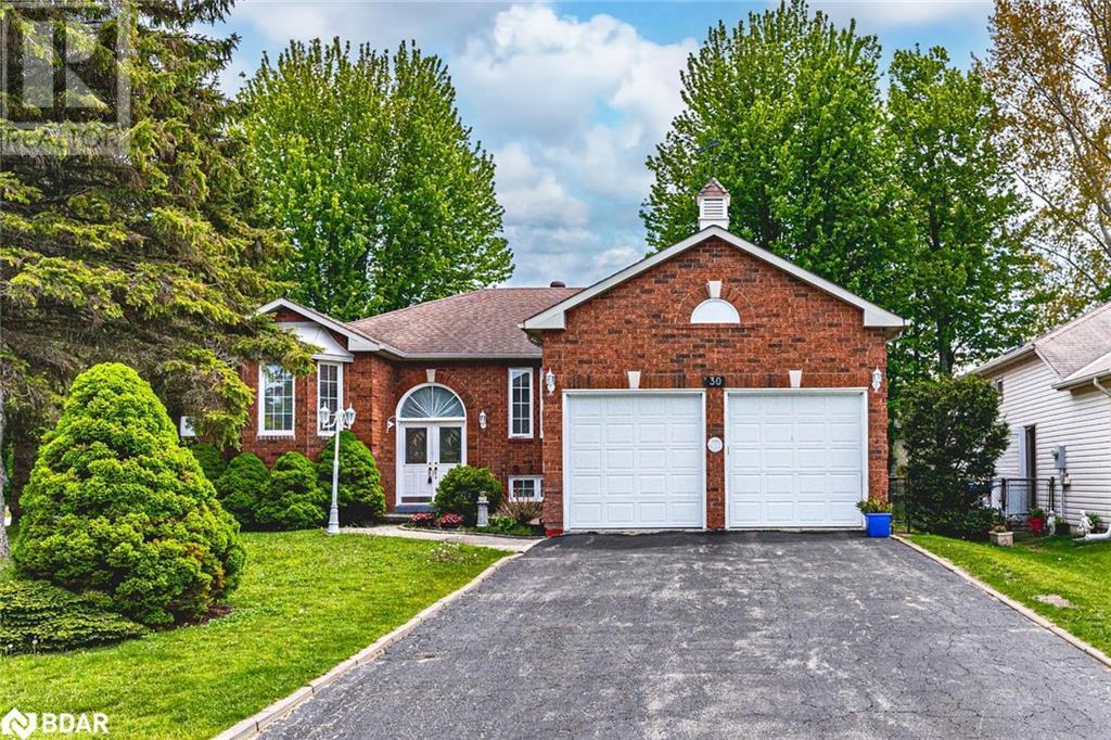 30 Brouwer Crescent in Wasaga Beach, ON - Building Photo