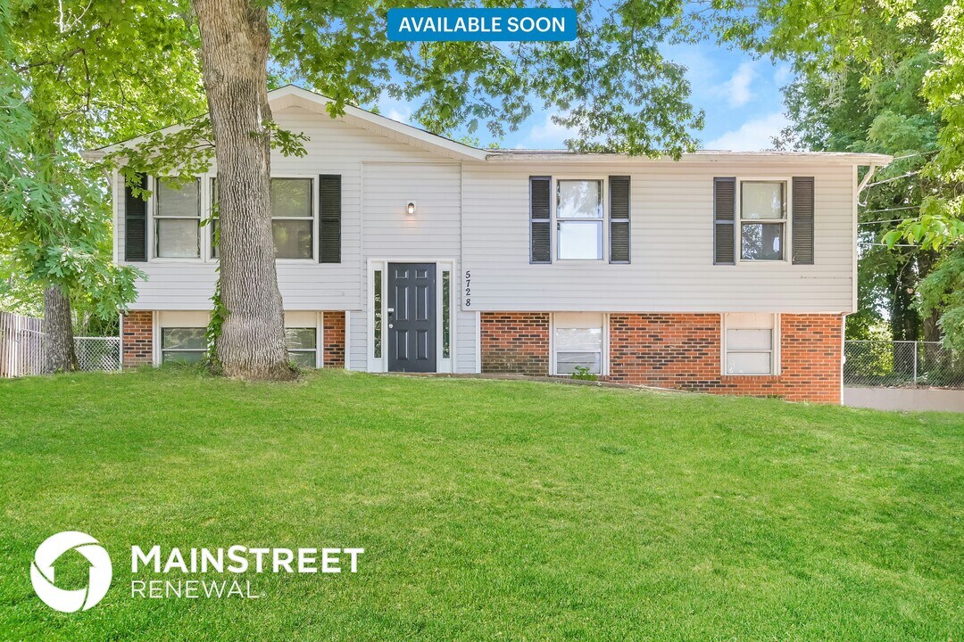 5728 Wooded Acres Dr NW in Knoxville, TN - Building Photo